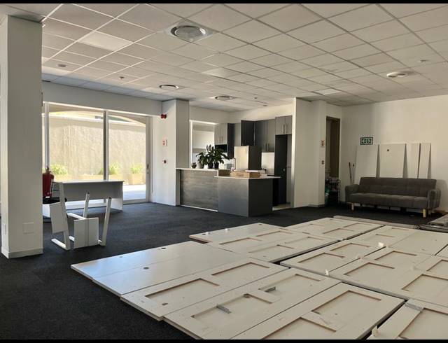 BUSINESS PROPERTY TO RENT IN CLAREMONT